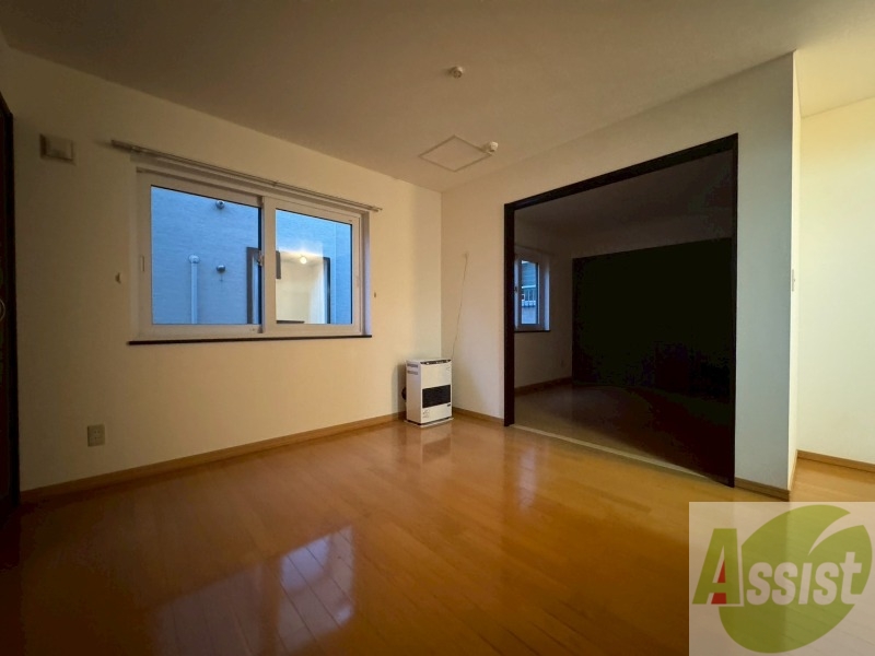 居室・リビング　明るいお部屋は気持ちよく過ごせそうですね。