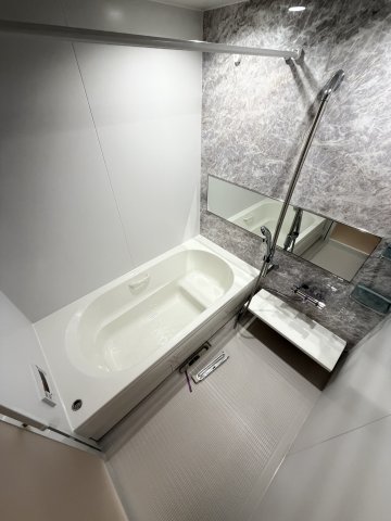 バス・シャワールーム　★追炊き・浴室乾燥機付きのお風呂★