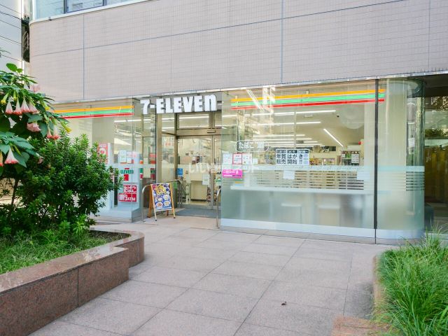 コンビニ　セブンイレブン千代田岩本町１丁目店（コンビニ）まで2438m