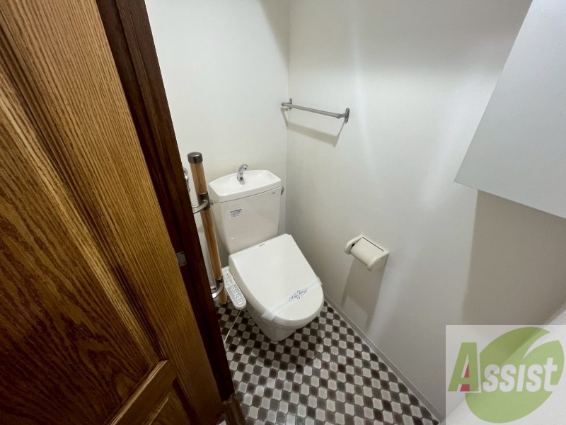 トイレ　こちらはトイレです。清潔感があり、安心して使用できます。