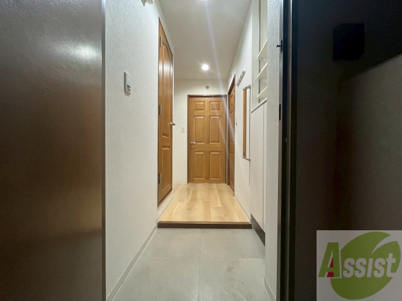 玄関　玄関の様子です。明るい印象ですね。気分もあがりそう。