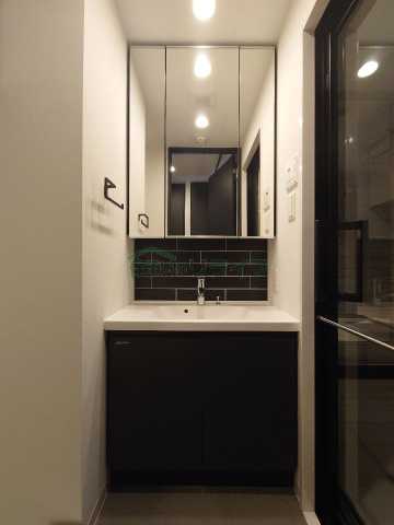 洗面設備　別部屋参考写真です