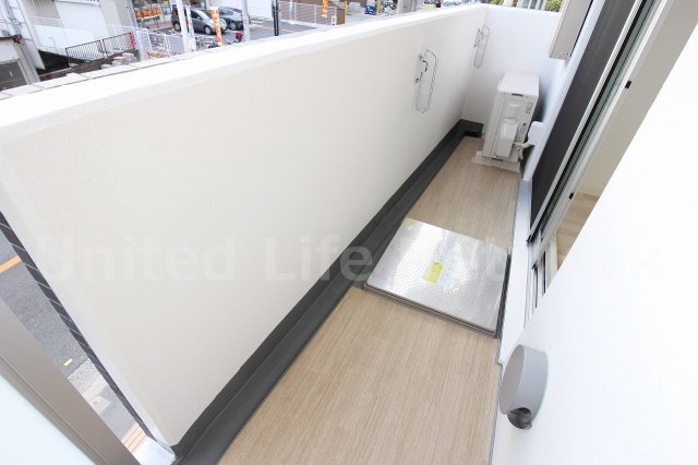 バルコニー　バルコニー付きで採光＆風通し良好！