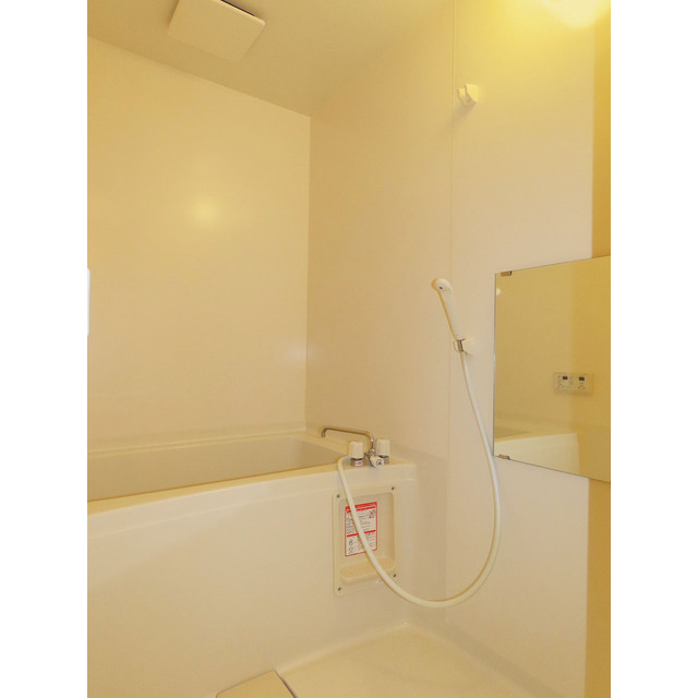 バス・シャワールーム　落ち着いた空間のお風呂です