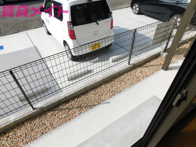 庭　同物件別部屋の写真となります