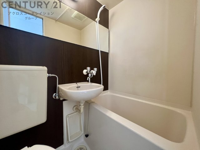 バス・シャワールーム　シンプルで機能的なユニットバスです♪