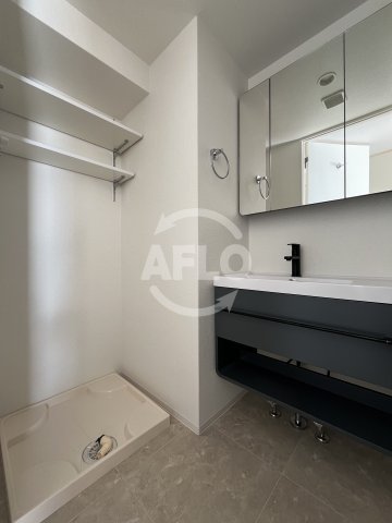 洗面設備　セレニテ十三ミラク　洗面台