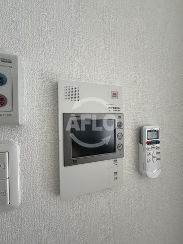 セキュリティ　セレニテ十三ミラク　モニター付きインターホン