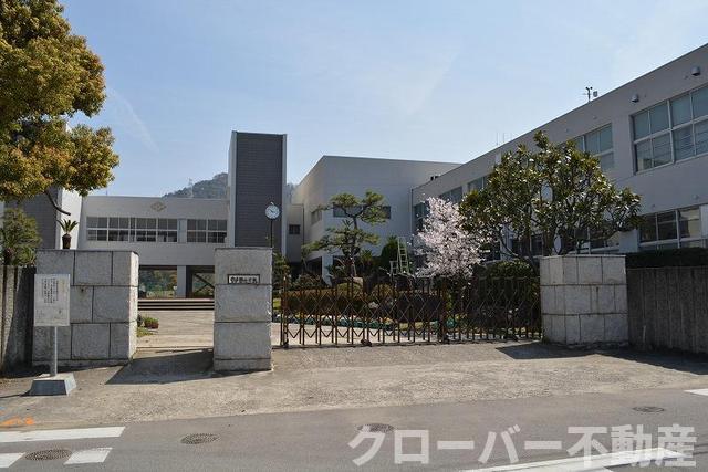 その他　宇多津町立宇多津小学校まで850m