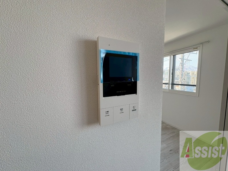 セキュリティ　ＴＶモニター付インターホンです。来客者の顔が見えるので安心！