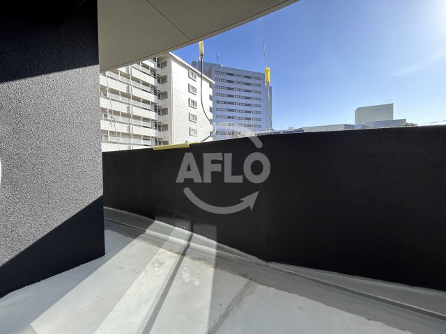 バルコニー　セレニテ新大阪アリエ　バルコニー