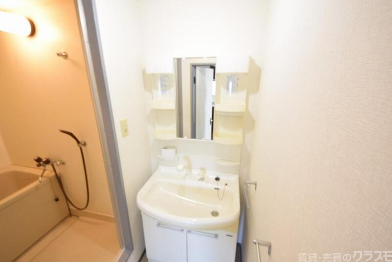 トイレ　トイレにも窓あり