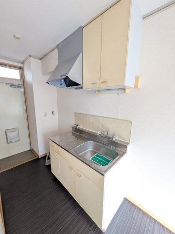 キッチン　※同間取り・別号室の参考写真です