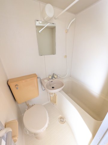 バス・シャワールーム　※同間取り・別号室の参考写真です