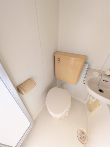 トイレ　※同間取り・別号室の参考写真です