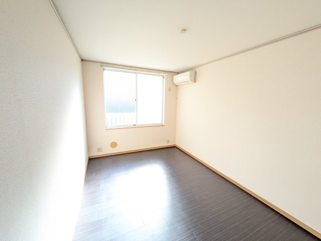 居室・リビング　※同間取り・別号室の参考写真です