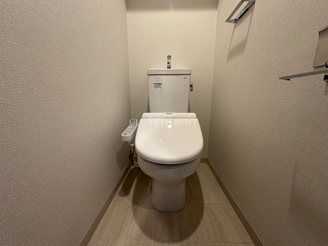 トイレ　同タイプ別住戸写真となります。現況と異なる場合がございます。