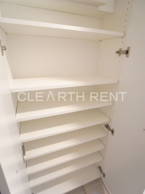 玄関　同タイプ別住戸写真となります。現況と異なる場合がございます。