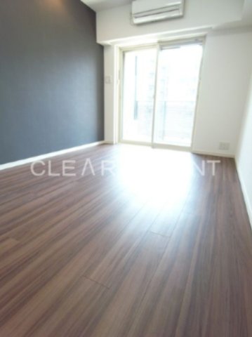 居室・リビング　同タイプ別住戸写真となります。現況と異なる場合がございます。