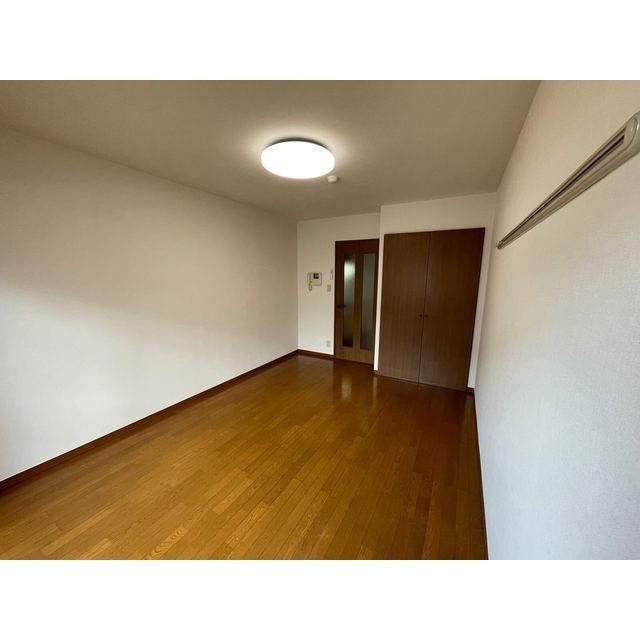 居室・リビング　★洋室8.2帖★