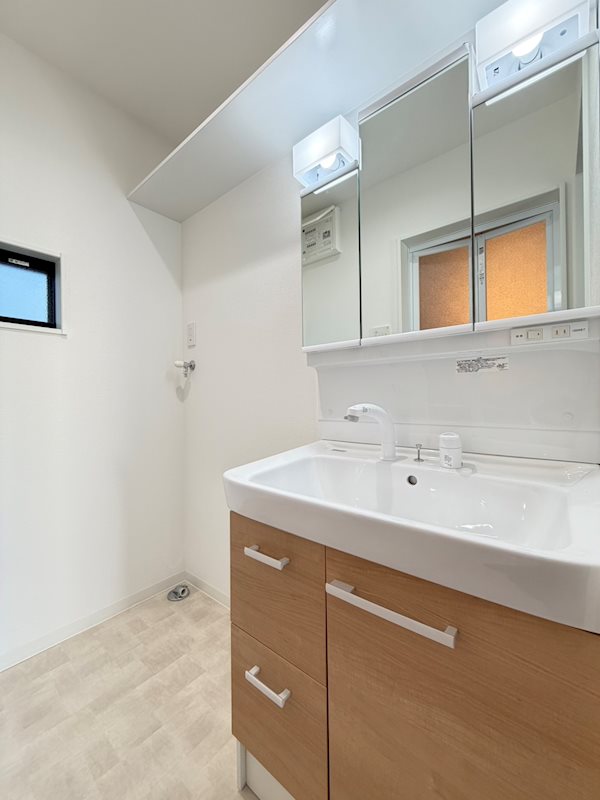 洗面設備　※イメージ。同シリーズの別棟の写真です。