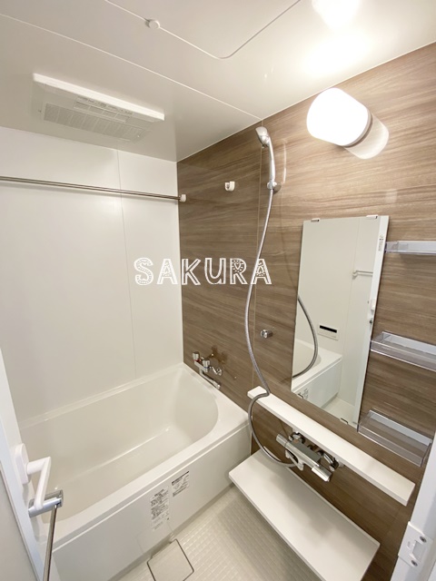 バス・シャワールーム　雨の日でも安心の浴室乾燥機付きです♪