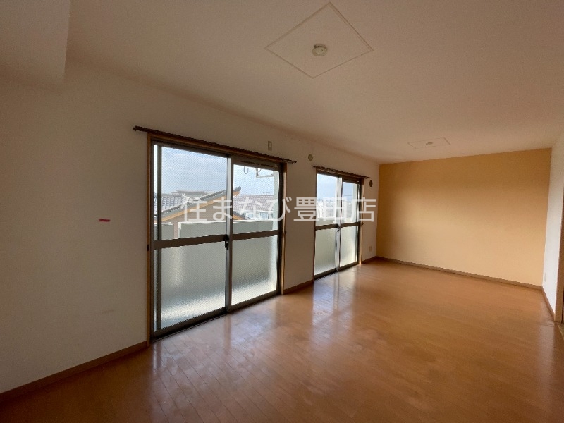 居室・リビング　清掃前