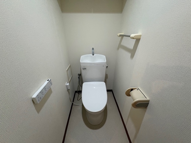 トイレ　5.2帖洋室