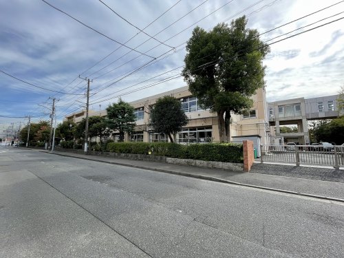 中学校　横浜市立潮田中学校（中学校）まで440m