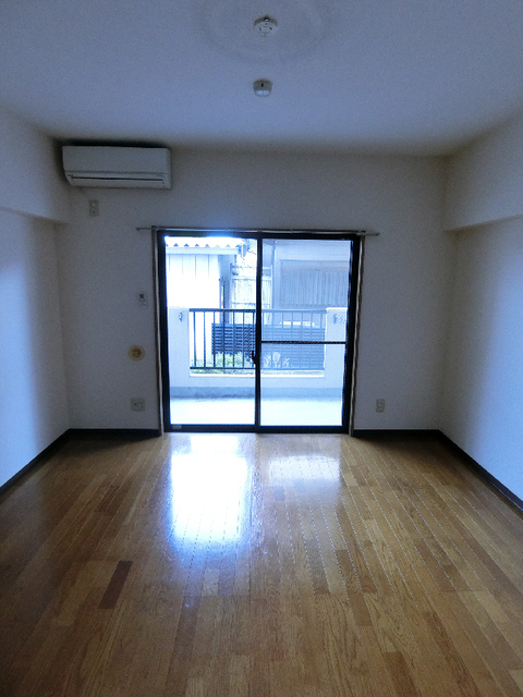 居室・リビング　同タイプ別部屋の写真です