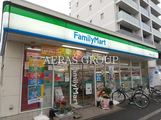 コンビニ　ファミリーマート 中野本町五丁目店（コンビニ）まで96m