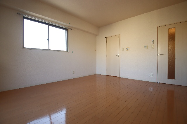 居室・リビング　※別号室の参考写真のため現況優先です。