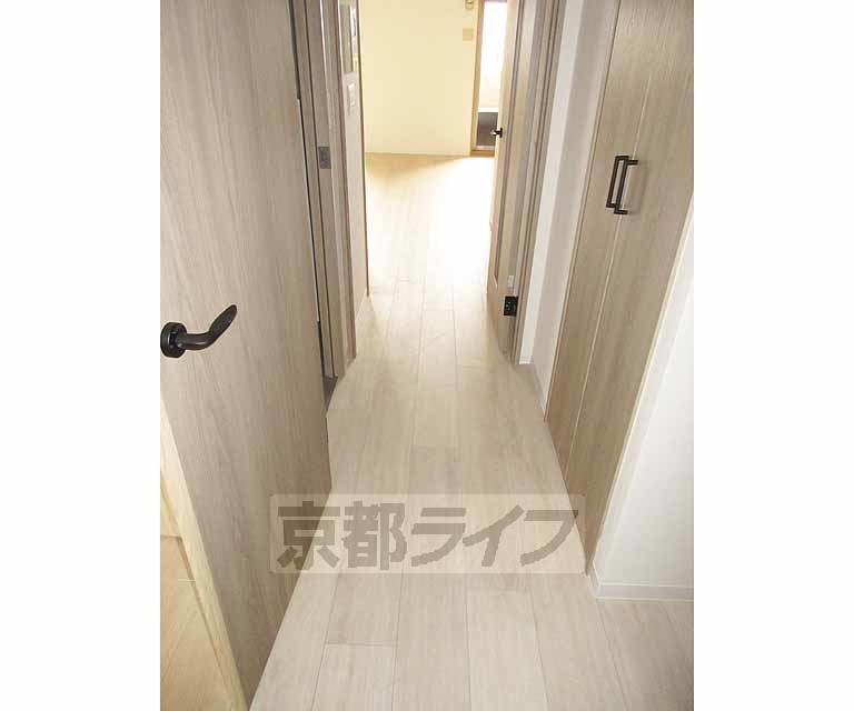 その他部屋・スペース　玄関はいってすぐの廊下です・