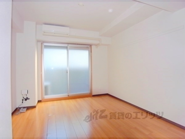 居室・リビング　築浅のきれいなお部屋です。