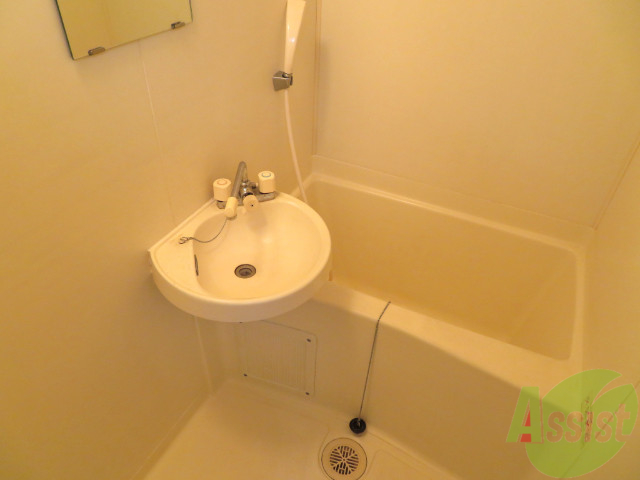 バス・シャワールーム　毎日の疲れを癒すバスタイム、ゆっくり浸かりたいですね