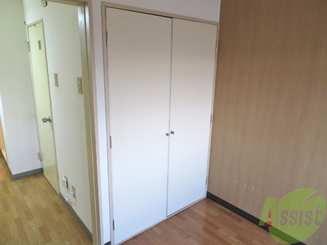 収納　リビングには広めの収納があります、生活用品などなど