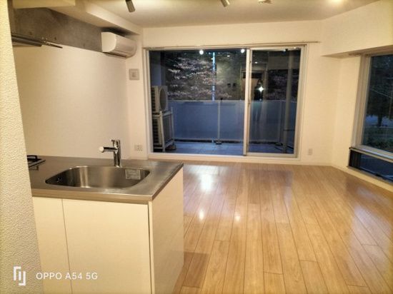 居室・リビング　☆明るい居間☆