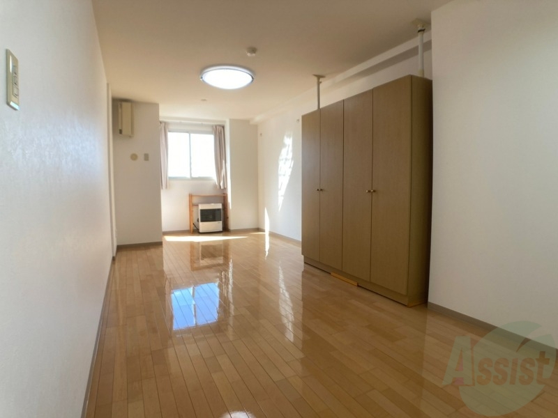 居室・リビング　広くてキレイなお部屋が広がっていて、充実した生活が送れそう。