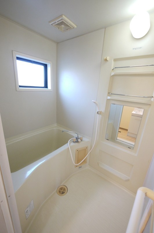 バス・シャワールーム　同仕様写真(反転タイプ)