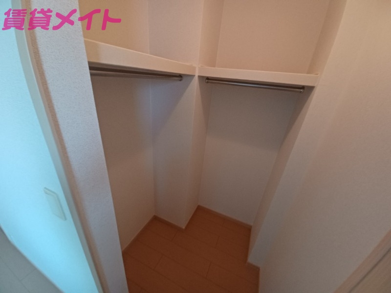 収納　同型参考写真