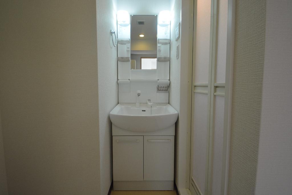 洗面設備　洗髪洗面化粧台