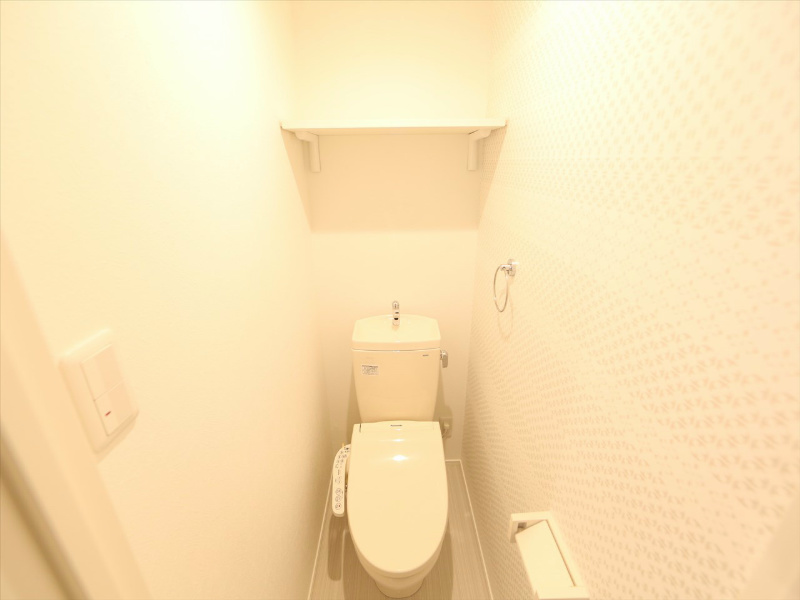 トイレ　温水洗浄便座付トイレ