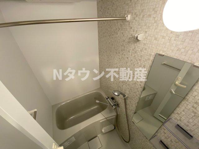 バス・シャワールーム　落ち着いた空間のお風呂です