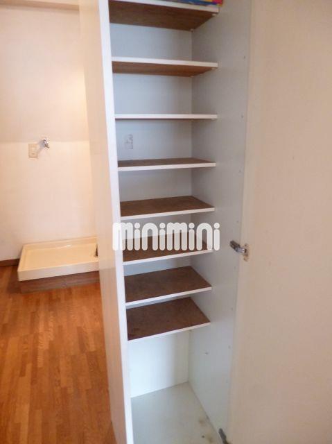 玄関　下駄箱つきの玄関です