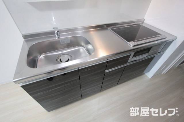 キッチン　広めのキッチンでお料理がしやすそうです。