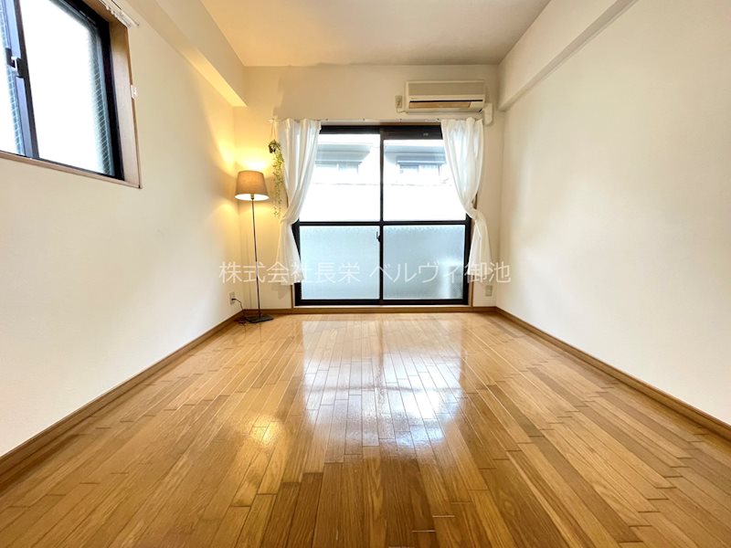 居室・リビング　別号室・参考写真（実際のお部屋とは異なります）