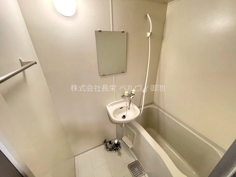 バス・シャワールーム　別号室・参考写真（実際のお部屋とは異なります）