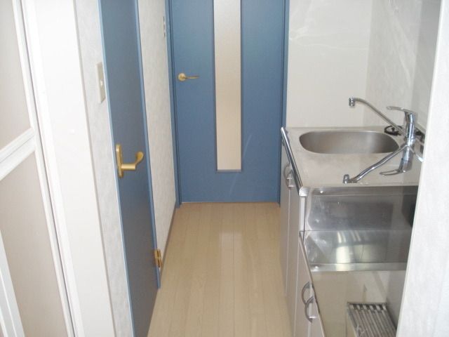 居室・リビング　★玄関から★