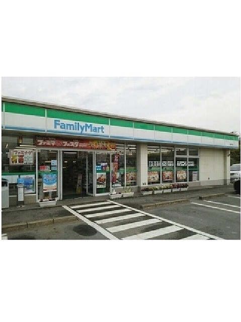 コンビニ　ファミリーマート松橋竹崎店（コンビニ）まで660m