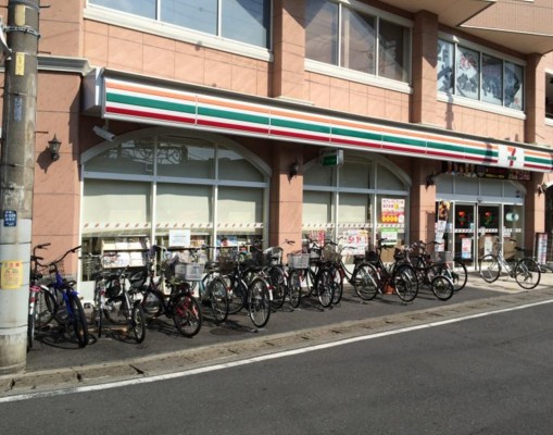 コンビニ　セブンイレブン朝霞駅南口店（コンビニ）まで352m